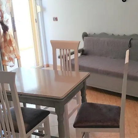 Italia * Vlorë